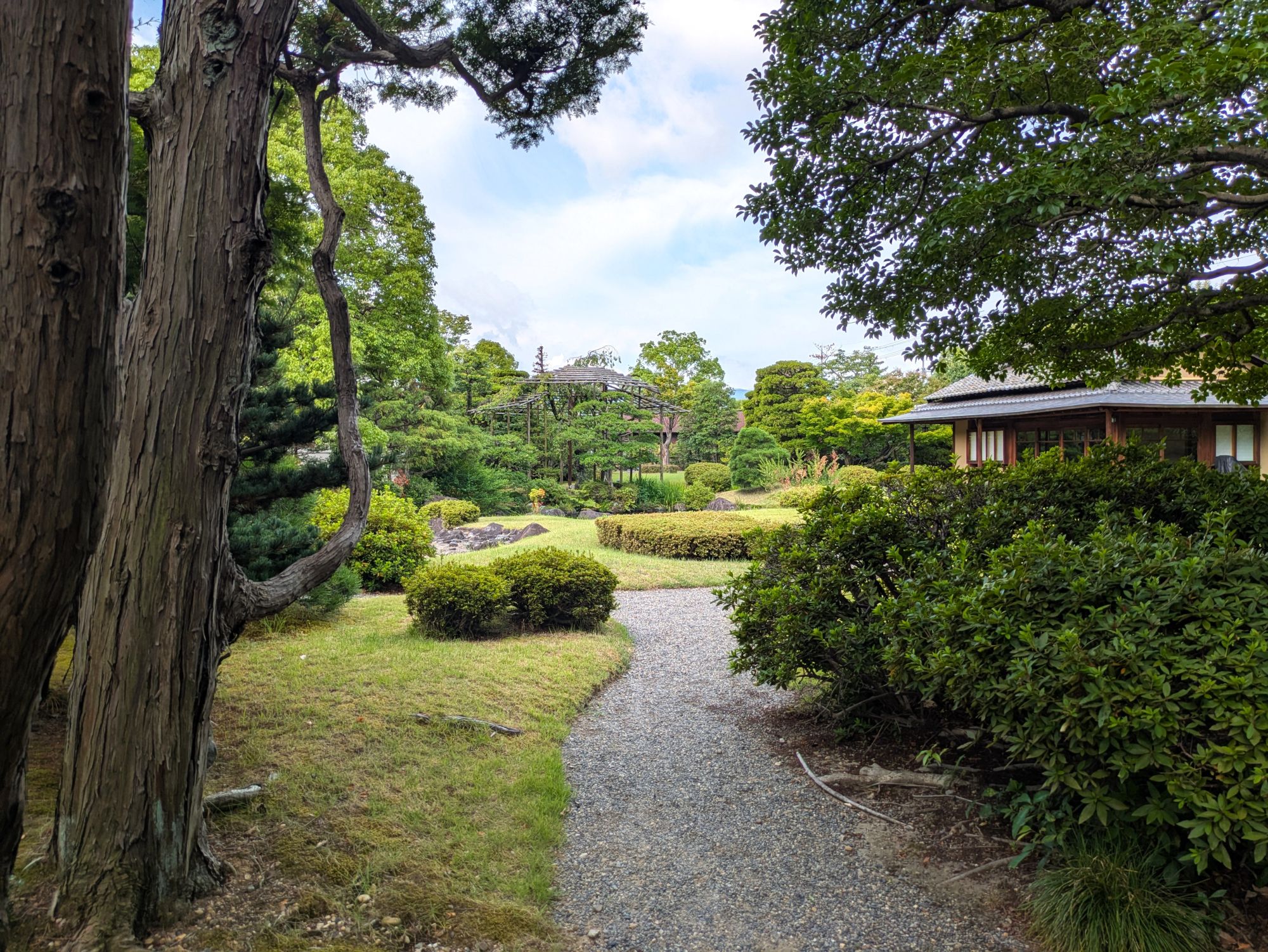 GS Yuasa’s Japanese garden “Ryokuto-en” at Kyoto headquarters has been certified as a “Nationally Certified Sustainably Managed Natural Sites” by Ministry of the Environment, Japan.