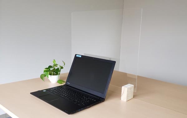 画像：PCを置いた様子